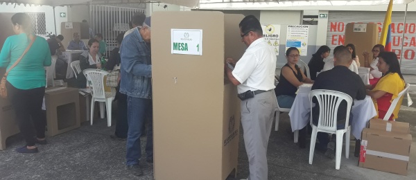 Consulado de Colombia en Santo Domingo de los Tsáchilas inició último día de votaciones para elecciones presidenciales
