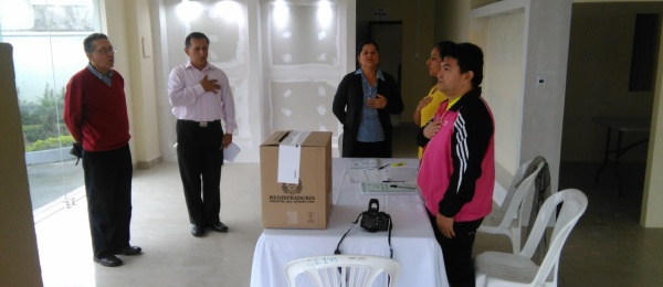 Las mesas de votación para la Consulta Popular Anticorrupción abrieron con normalidad en Santo Domingo de los Tsáchilas, Ecuador